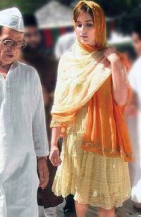 Katrina in Ajme Sharif Dargah